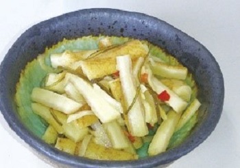 ４